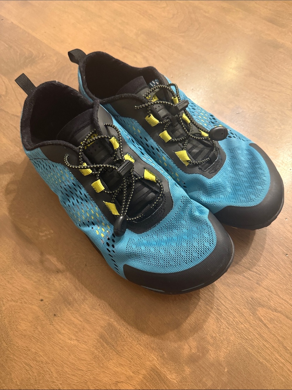 XERO SHOES AQUA X SPORT MENS SIZE 9 BLUE YELLOW WATER ADJUSTABLE LACES USED